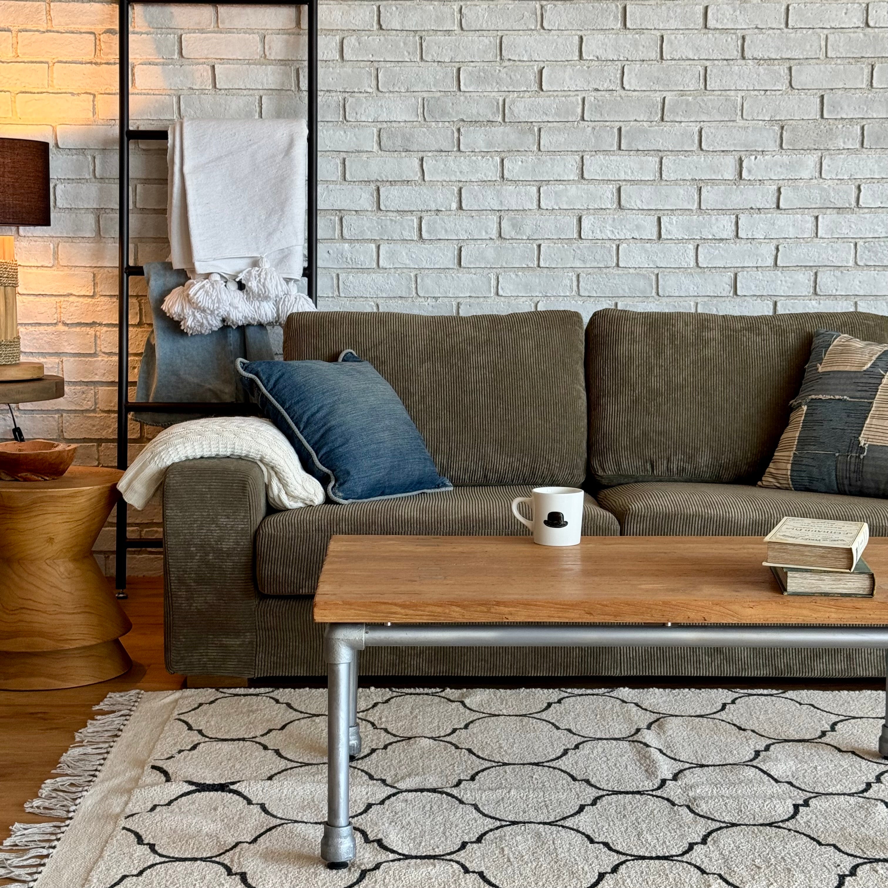 ちょうどいい“ラフさ”で部屋が軽くなる｜TUBE RECT COFFEE TABLE／d-Bodhi