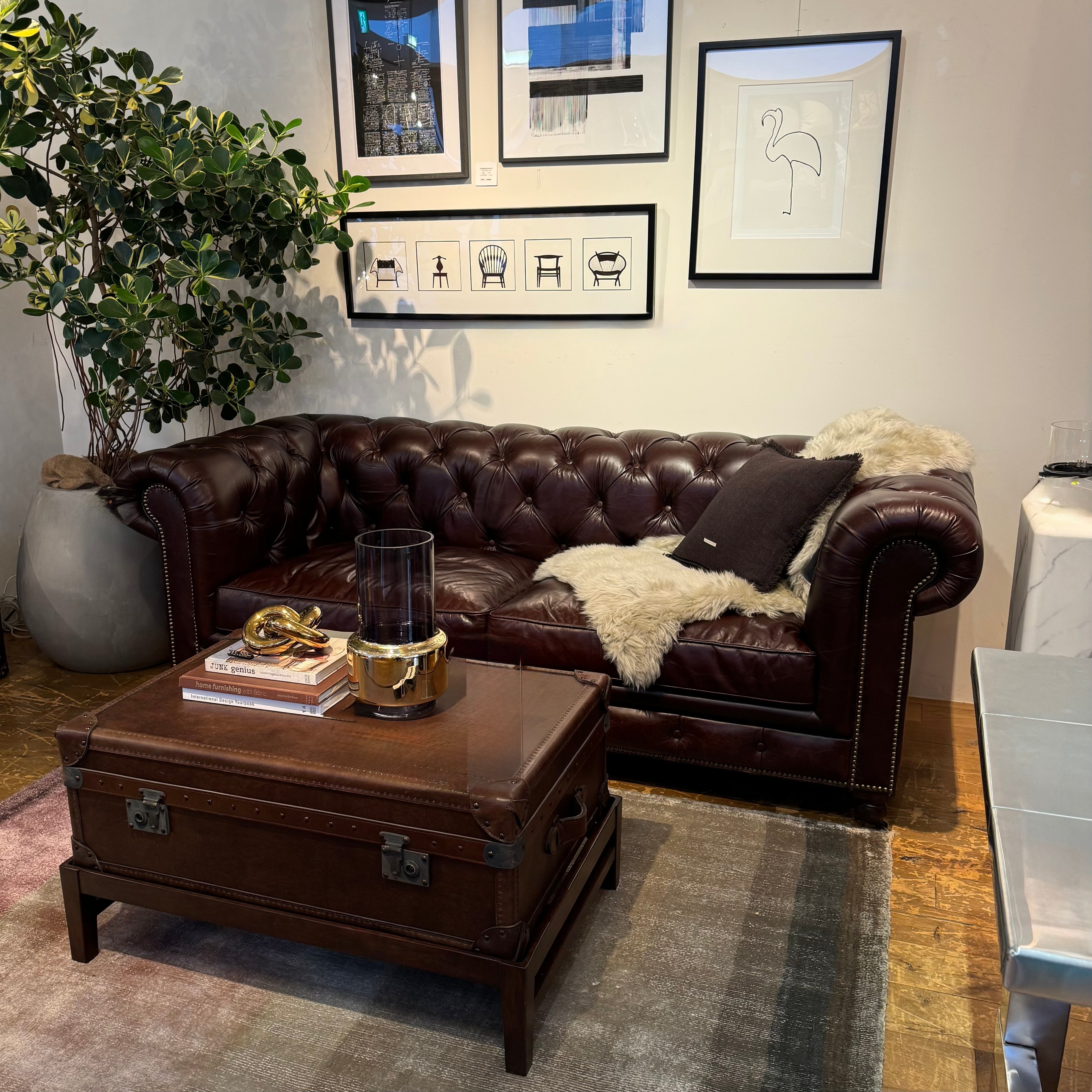 存在感の静けさが部屋を整える｜KENSINGTON SOFA／HALO