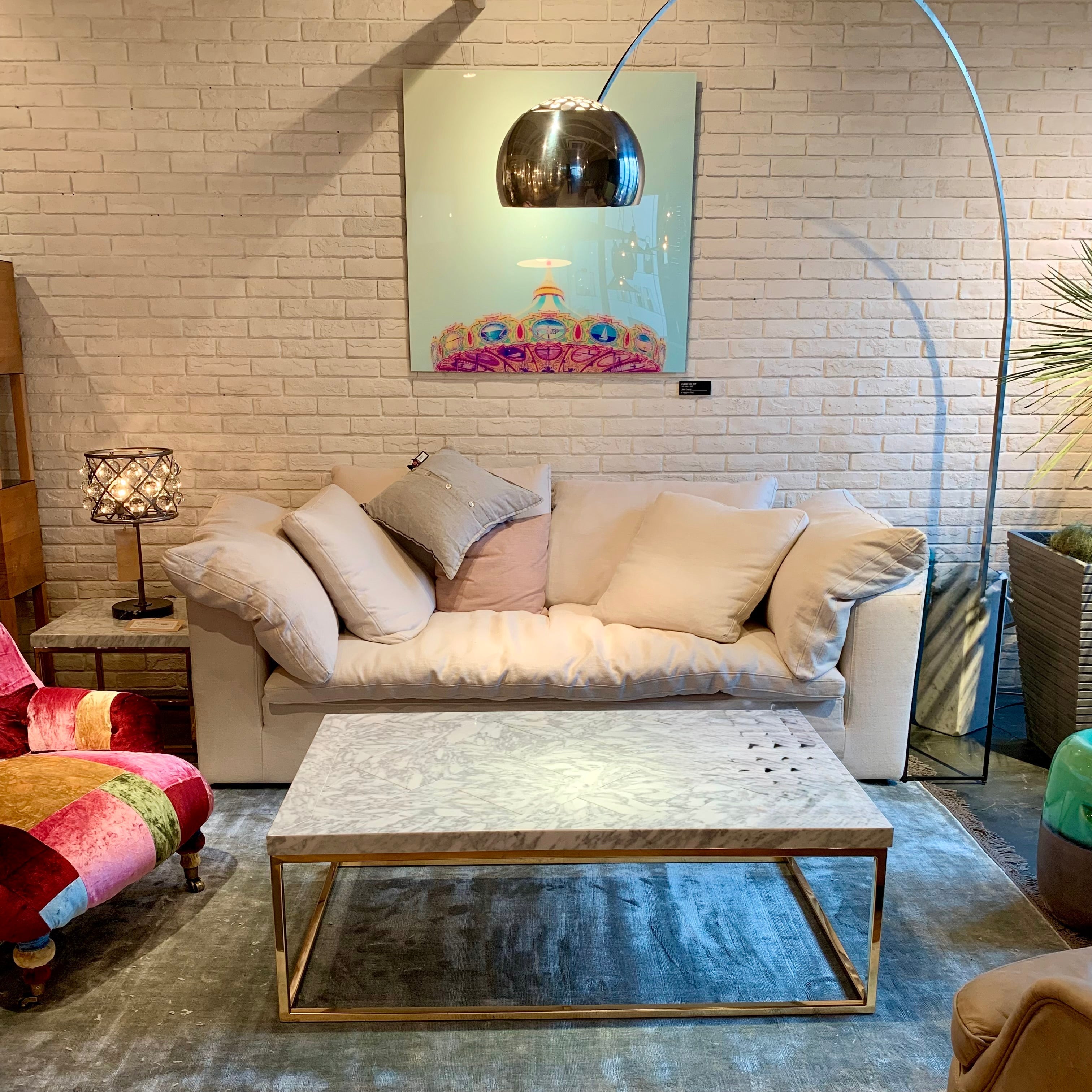 ルシアスソファ（クラウドソファ）3人掛けの白が、暮らしを整える｜ルシアスソファ／HALO