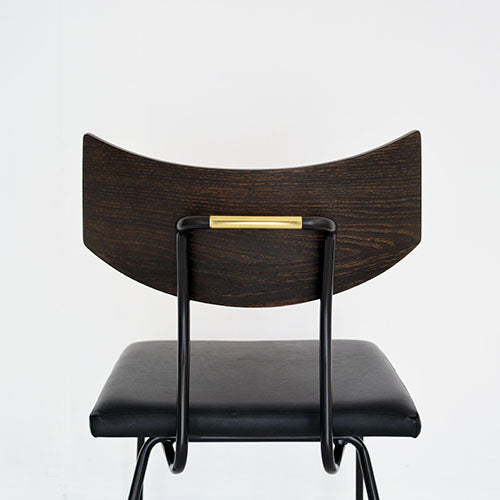 スカッと抜ける、この感じ。/ SQUARE ROOTS / SOLI CHAIR / SEARED OAK / BK LEATHER