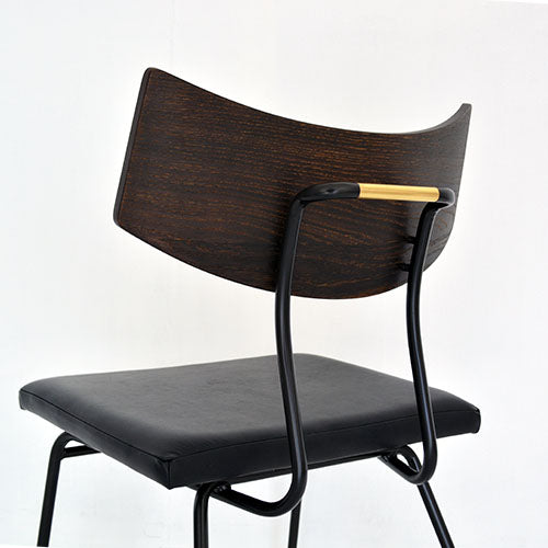 スカッと抜ける、この感じ。/ SQUARE ROOTS / SOLI CHAIR / SEARED OAK / BK LEATHER