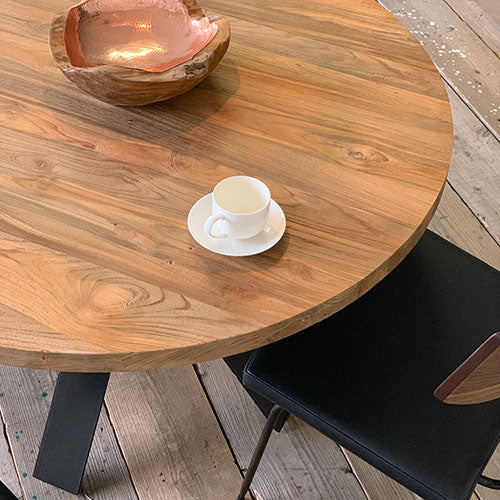 ビンテージな丸テーブル、ここにあります。 / dareels JATI CIRCLE 110 DINING TABLE