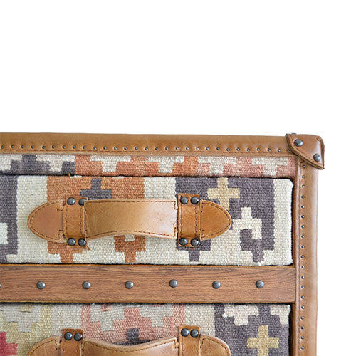 「旅」のある暮らし。HALO STONYHURST S LAMP TABLE KILIM