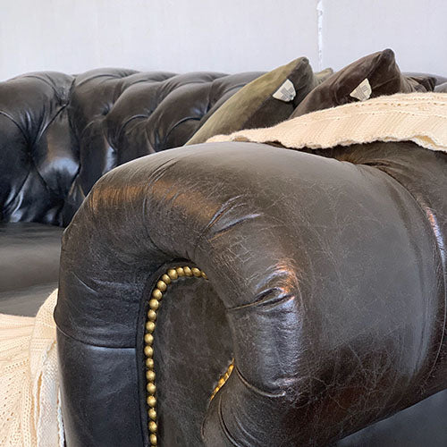 究極のチェスターフィールドソファ / HALO KENSINGTON 2P SOFA OSB